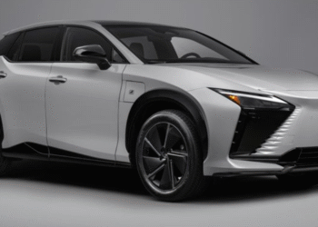 نظرة أولى على لكزس RZ الكهربائية 2026: مدى أكبر وفئة F-Sport القوية