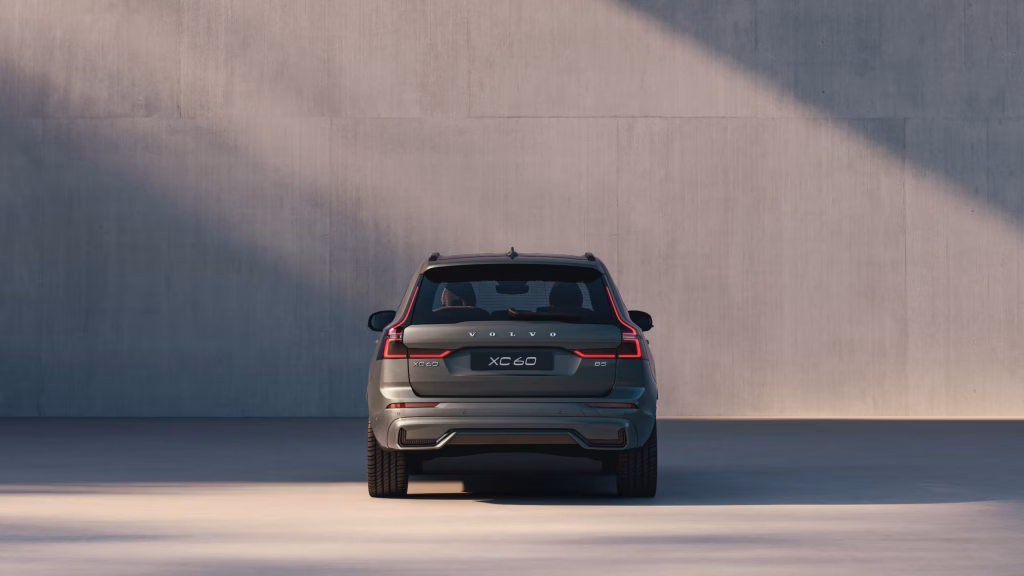 Volvo XC60 2026 — صورة خارجية