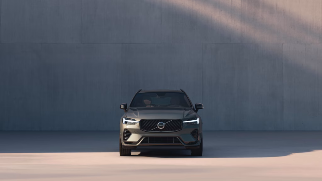 Volvo XC60 2026 — صورة خارجية